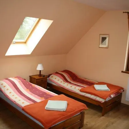 Karpnicka Struga W Dolinie Palacow I Ogrodow