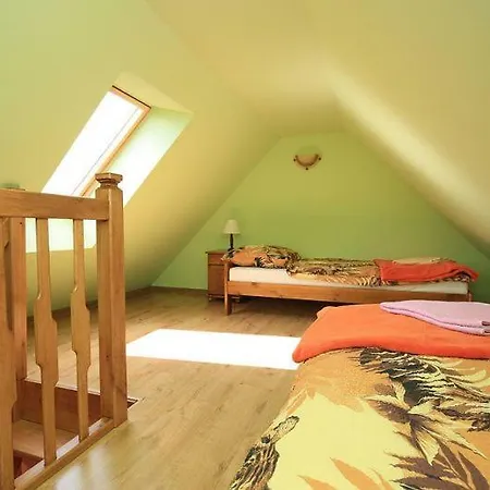 Karpnicka Struga W Dolinie Palacow I Ogrodow