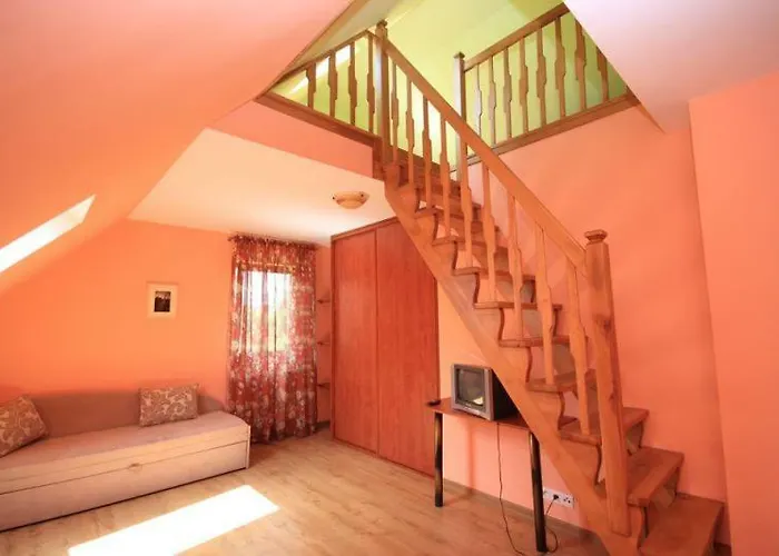 Karpnicka Struga W Dolinie Palacow I Ogrodow Jelenia Góra